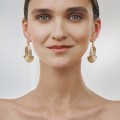 Gold stud earrings from the Holos HOK42-2 ORSKA collection