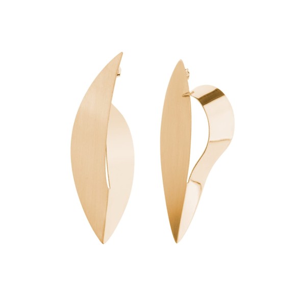Artistic gold earrings from the Tache collection