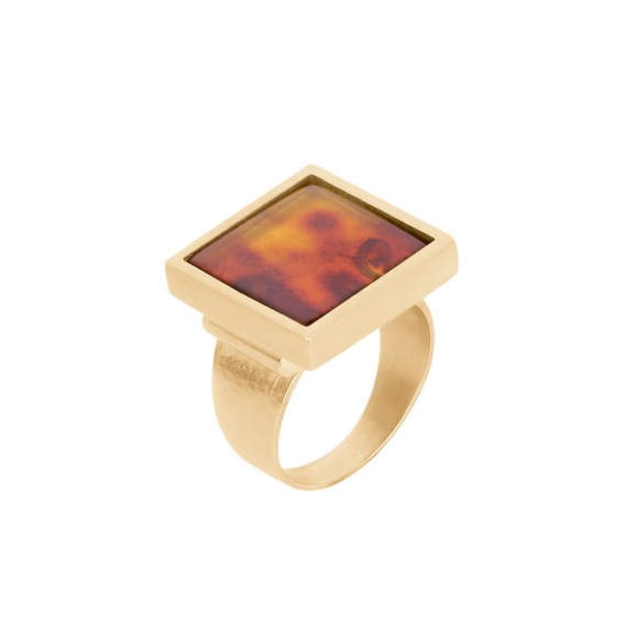 Gold-plated ring with square amber and engraving from the Sello collection