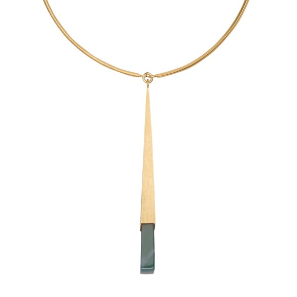 Choker necklace with a jade pendant from the Guatemala collection