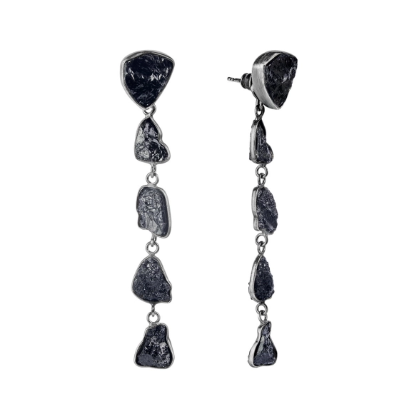 Long earrings with black tourmalines from the Aurora collection