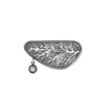 Graphite brooch with labradorite from the Nepal collection