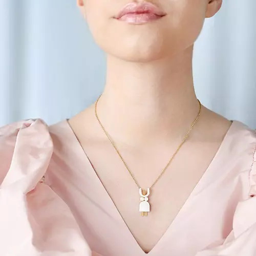 Silver necklace with a robot pendatnt by ORSKA jewelry
