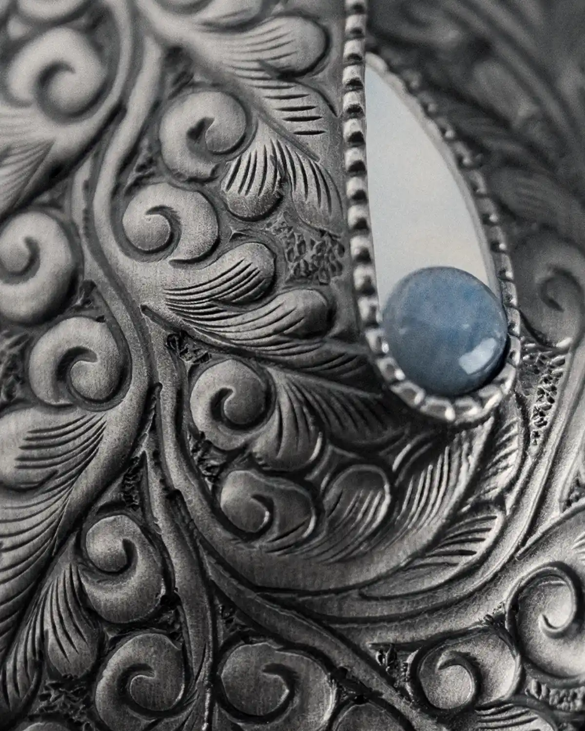 Repoussé jewellery with labradorite
