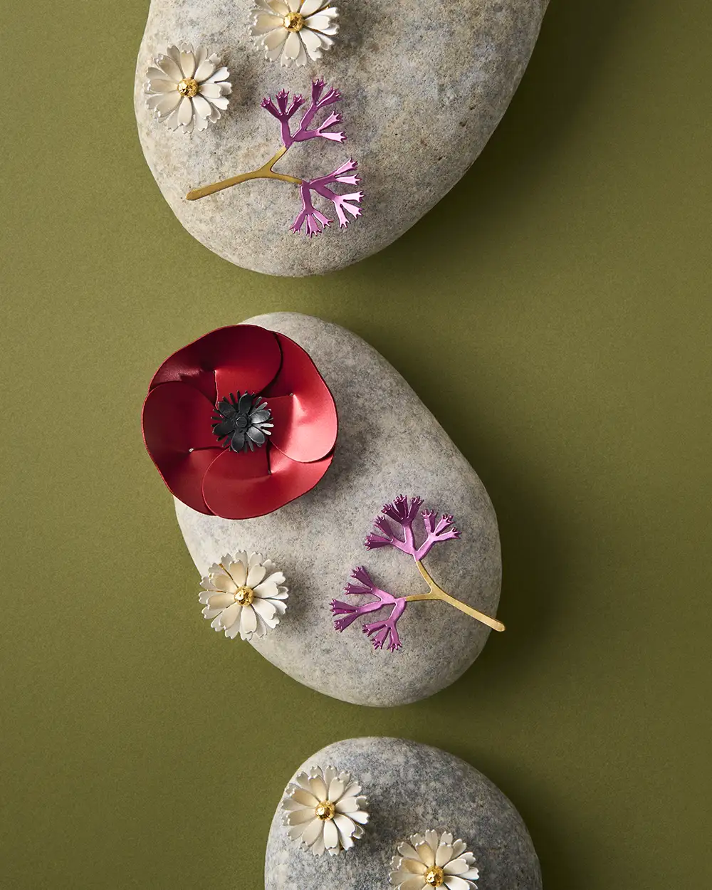 Colorful flower-shaped jewelry by ORSKA