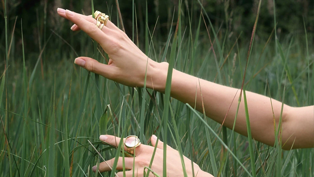 Goldplated jewelry with natural crystal