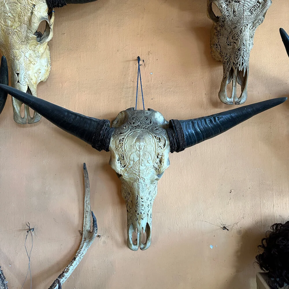 Rzeźbiona czaszka z Bali